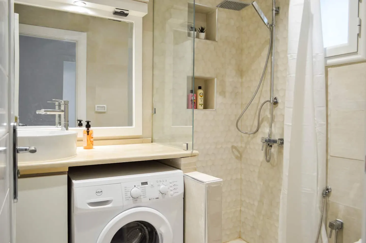 Cosy apartment bedroom in La Marsa